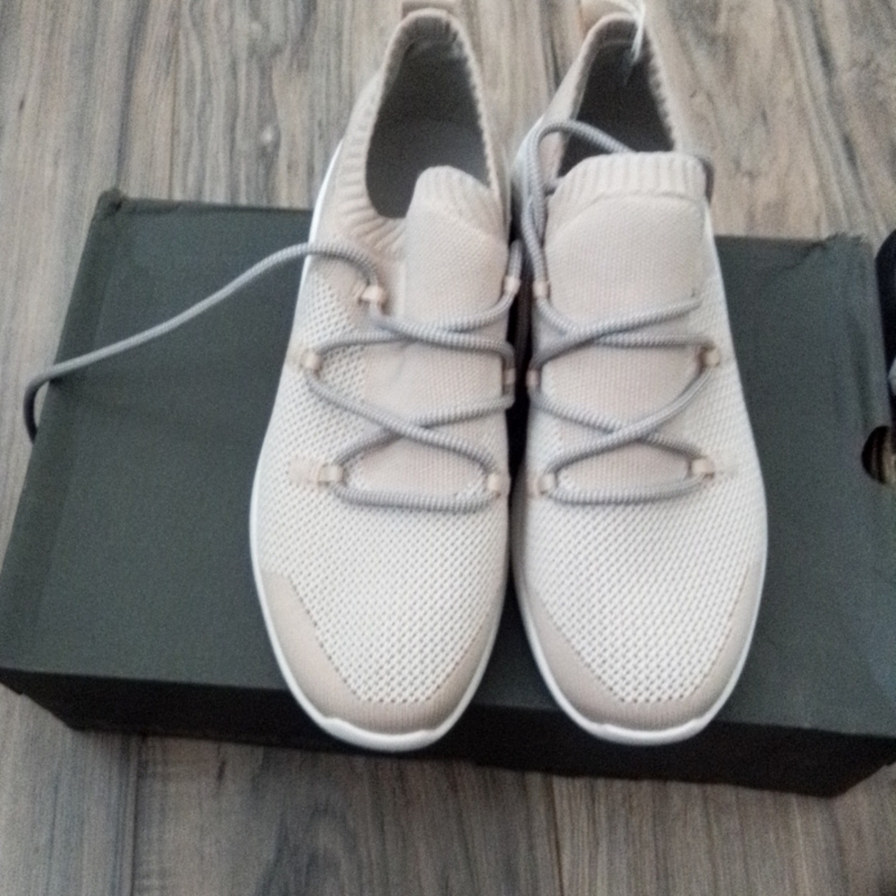 Woman's timberland sneakers